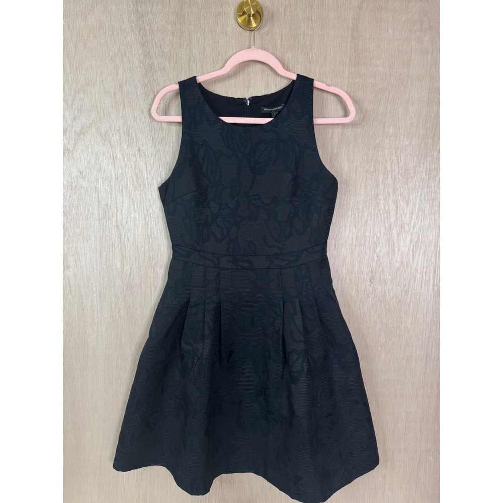 Banana Republic Black Brocade Dress Size 4 Structured Pleated Fit Flare Mini LBD
